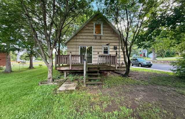 3 Bed 1 Bath Single Family Home in Rothschild photos photos