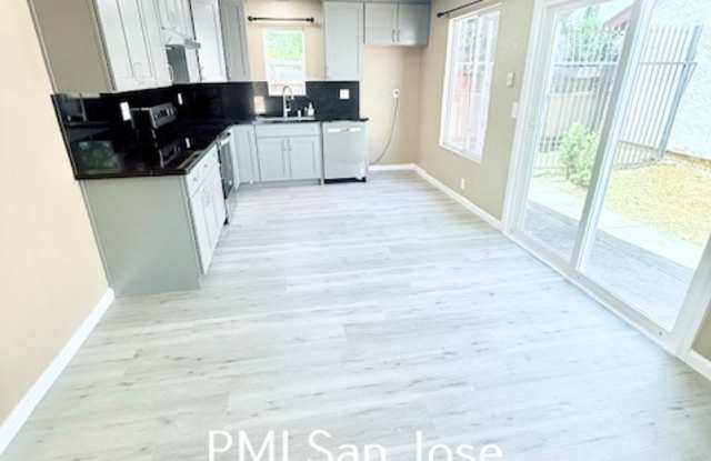 1342 Sunnycrest Cir photos photos