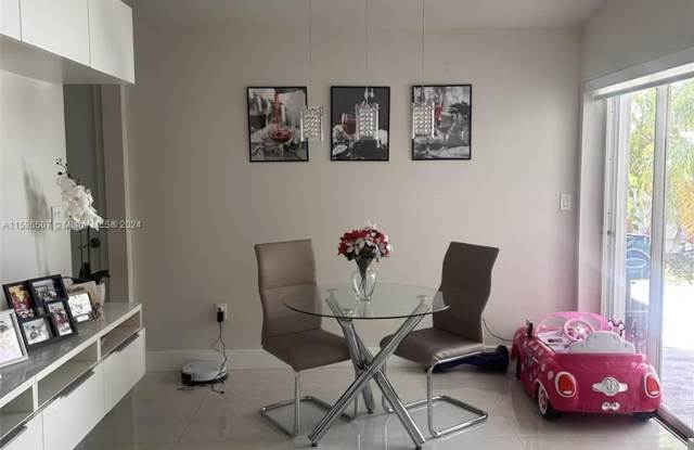 13756 SW 149th Cir Ln Gallery 2