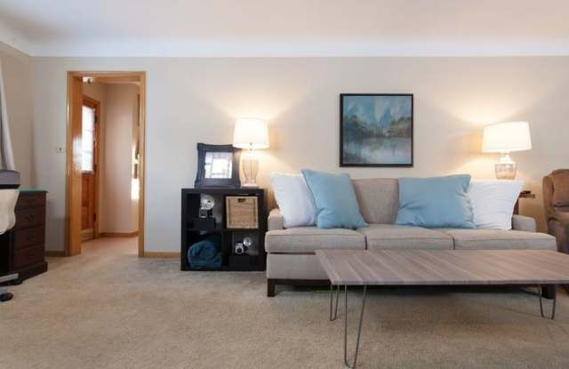 2092 Bush Avenue East Gallery 2