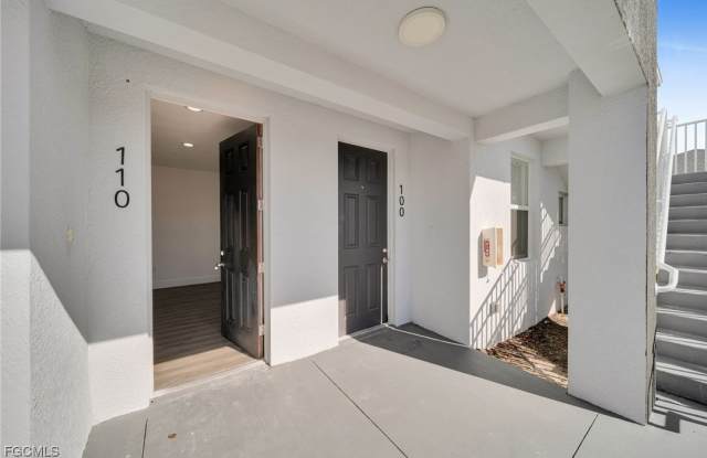 275 SW 4th Street unit: 110 photos photos