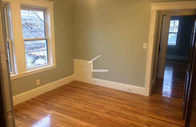 Large 3bed 2bath with Yard, Central Heating/AC, 2 Parking Spaces Inc photos photos