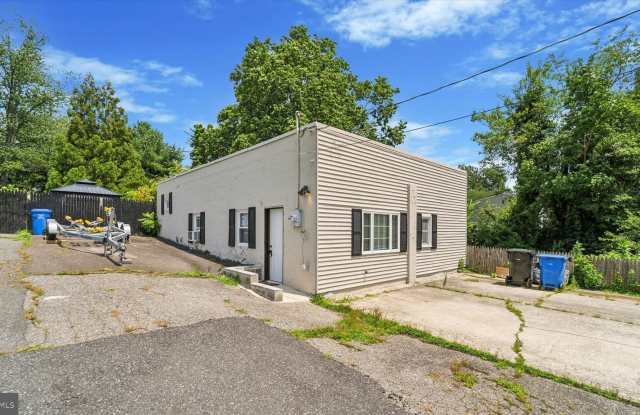 221 CENTER STREET - 221 Center Street, Gloucester County, NJ 08080