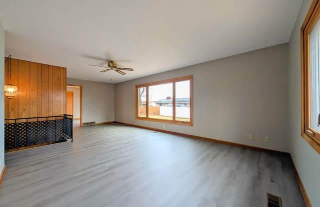 1716 Kemble Drive Gallery 2