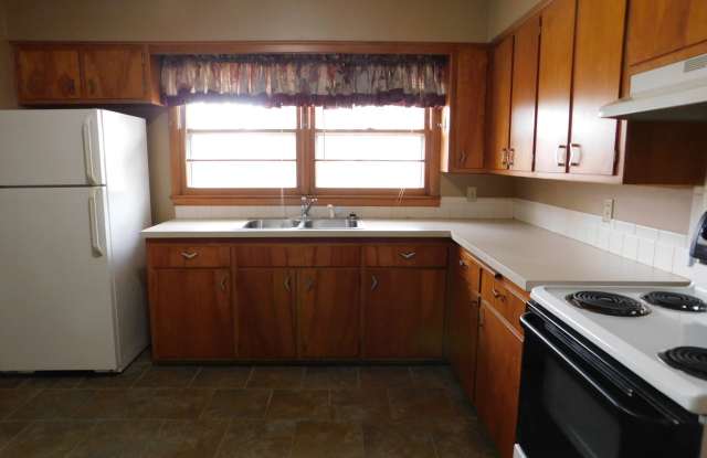 Very nice 2 bedroom/1 bath duplex in NE El Dorado photos photos