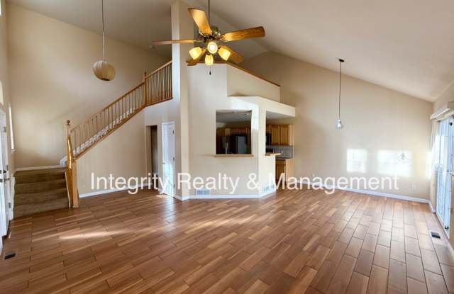 3 Bed/3.5 Bath, 2196 Sqft, Fin Bsmt - 12664 E Harvard Cir Gallery 4