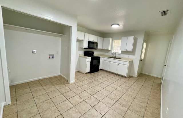 3 Bed / 1 Bath Apartment in Truman, Available Now! photos photos 3 Bed / 1 Bath Apartment in Truman, Available Now! photos photos