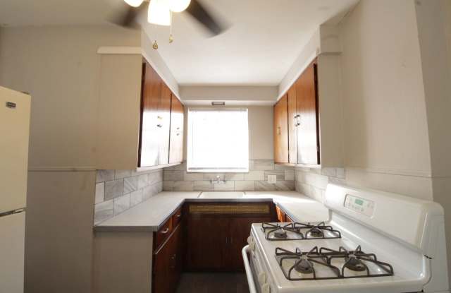 2nd floor one bedroom on south High Gallery 4