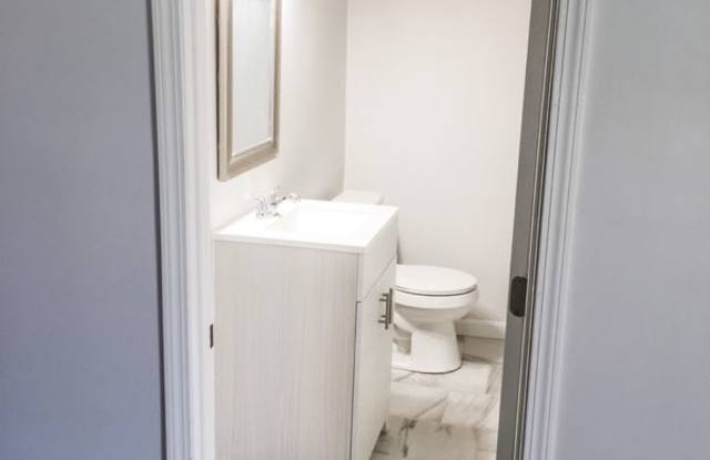 709 S. 9th St. Gallery 4