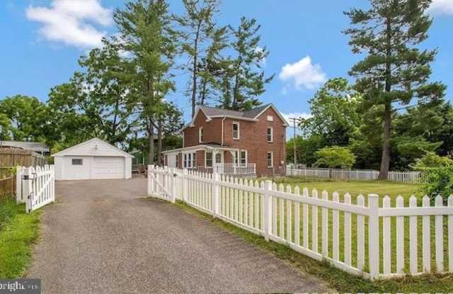 8700 MAPLE AVENUE photos photos