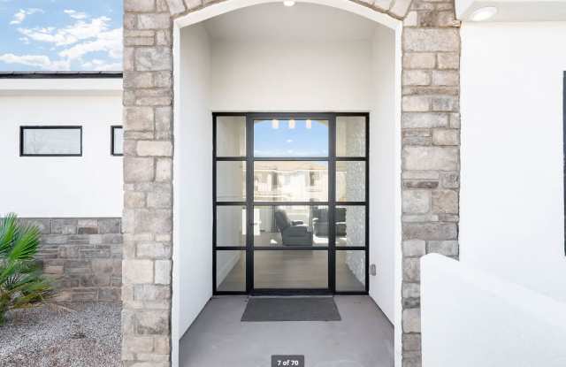 2548 East 1480 South Gallery 2