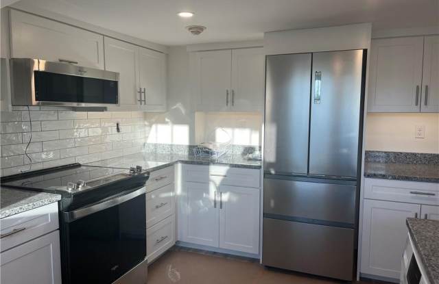 89 Harrison Avenue - 89 Harrison Avenue, Newport, RI 02840