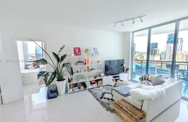 350 South Miami Avenue Gallery 4