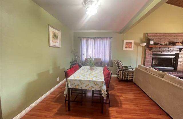 4084 DEERFIELD Avenue Gallery 4