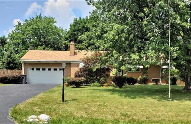 610 North PAYTON Avenue Gallery 2