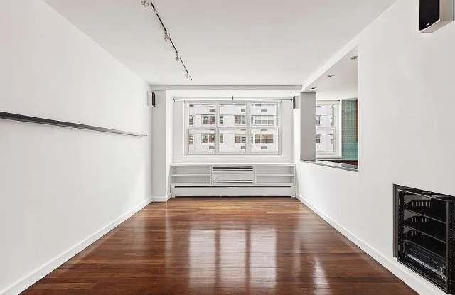 63 E 9th St photos photos