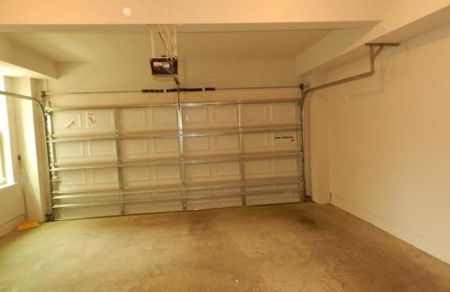 3714 NE COMMODORE JOSHUA BARNEY DRIVE NE Gallery 3