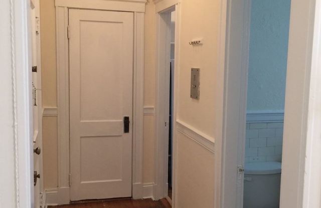 Brighton Comma Ave studio on the T available 9/1 - 1572 Commonwealth Avenue, Boston, MA 02135