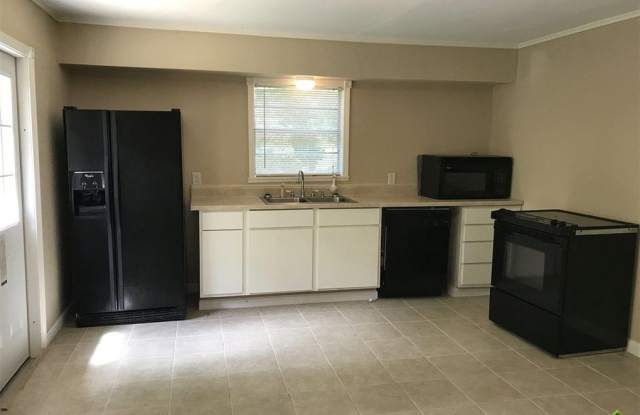 2803 W. Shaw - 2803 West Shaw Street, Tyler, TX 75701