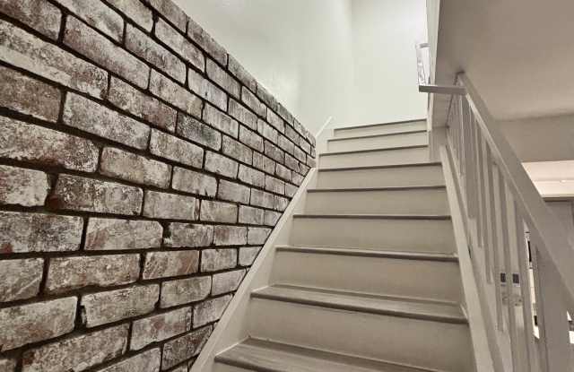 1301 West 8th Street Gallery 3