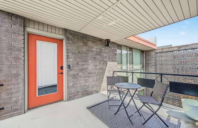 Fully Furnished 3/2 mid century condo. Gallery 1