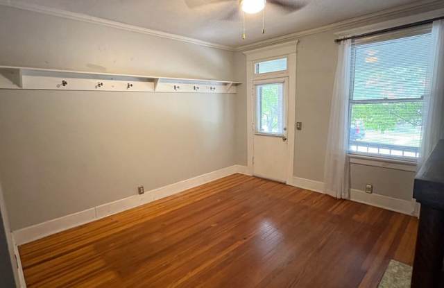 2 Bedroom 1 Bathroom in German Village Gallery 1