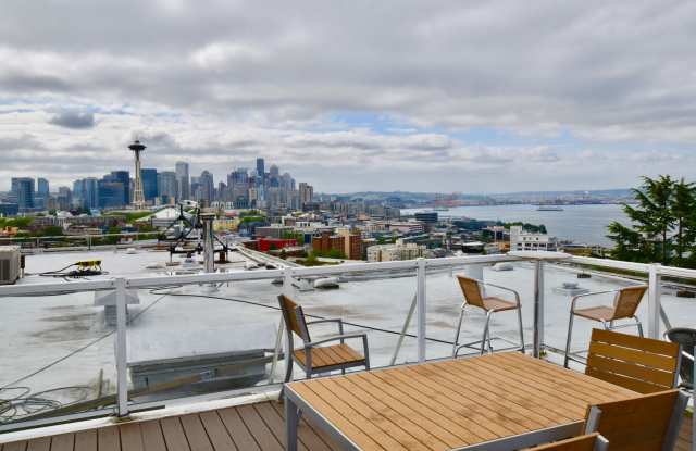 Spacious Queen Anne One Bedroom with Rooftop Space Needle views - Available 11/7/2026! Gallery 4