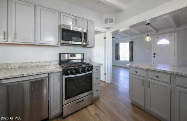 2205 W Cambridge Avenue Gallery 4