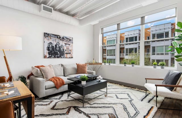 Wrigleyville Lofts Gallery 3