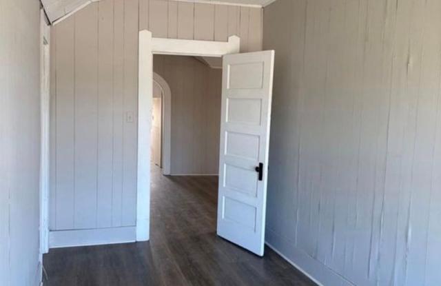 Spacious 5BR Duplex in Port Arthur Gallery 4