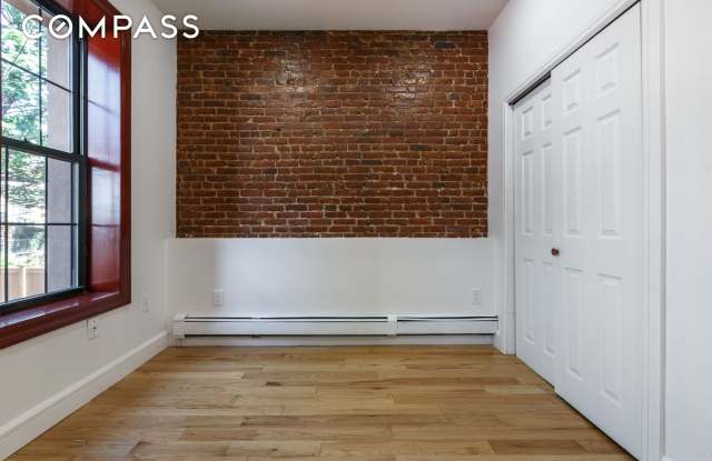 1097 Putnam Avenue Gallery 4
