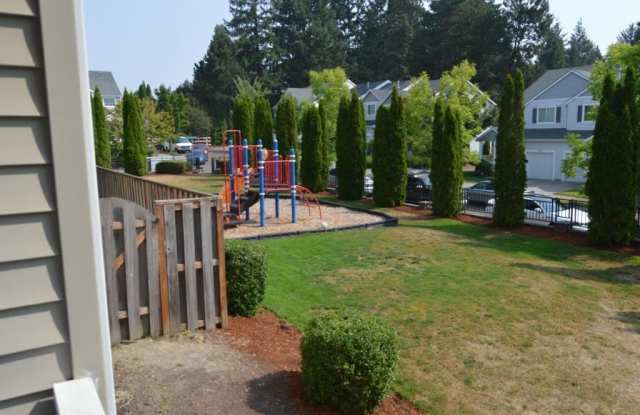 6587 NE Forest Lane Gallery 2