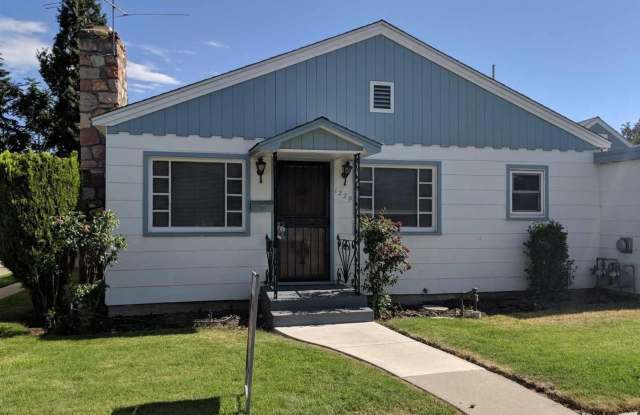 2bd, 1bath home in Sparks - 1229 F Street, Sparks, NV 89431
