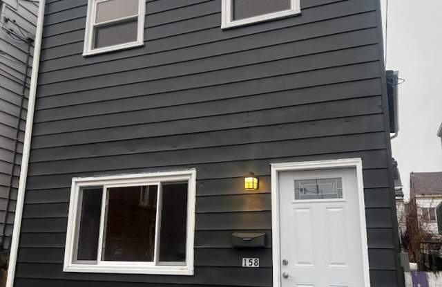 Newly Renovated 3 Bedroom Home In The Southside.  Available November. Gallery 3