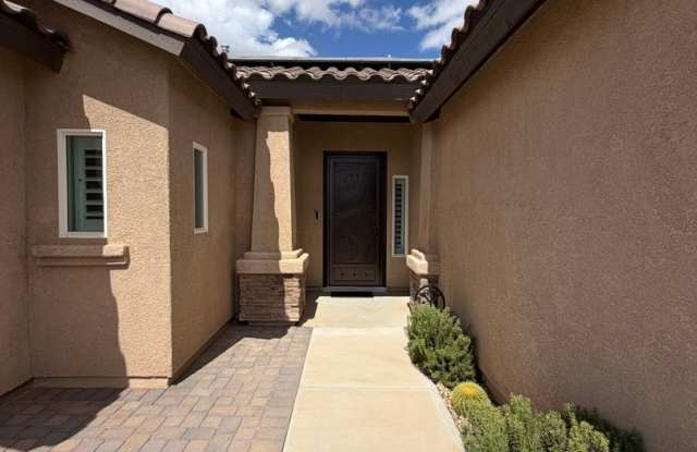 POOL & SOLAR HOME! Gallery 3
