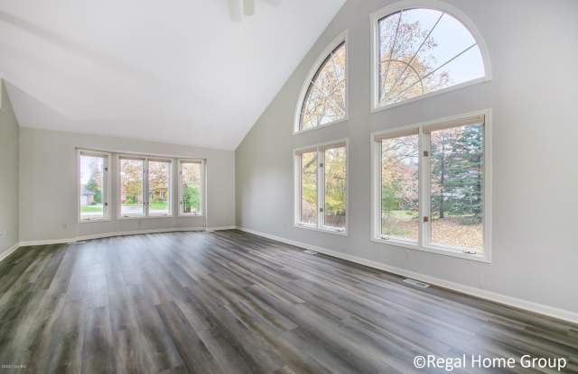 4955 N Quail Crest Drive SE Gallery 3