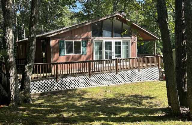 155 Sunrise Drive - 155 Sunrise Drive, Sunrise Lake, PA 18337
