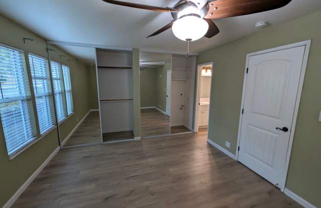 Pleasant Hill 1/1 Condo Available Now! photos photos
