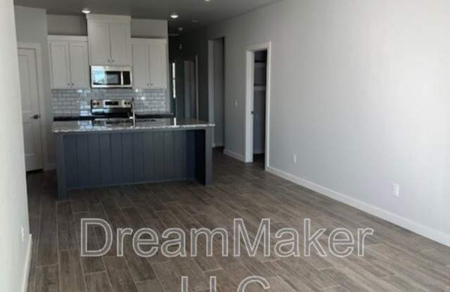 1008 Varenna Lane Gallery 4