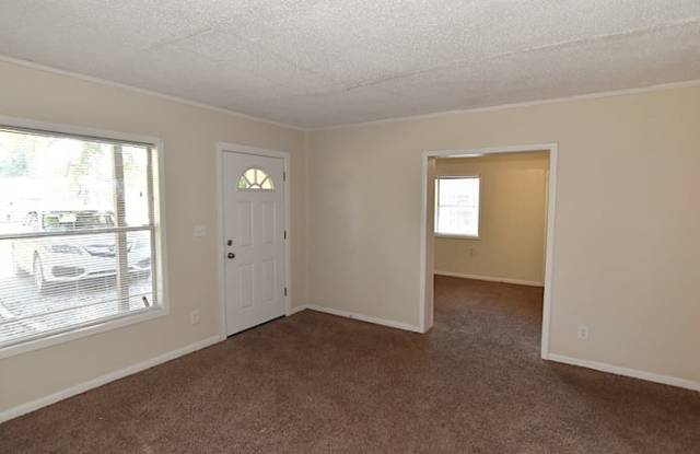 10567 Loyola Drive North Gallery 4