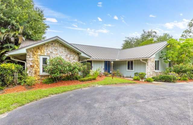 1614 SW Saint Andrews Drive photos photos
