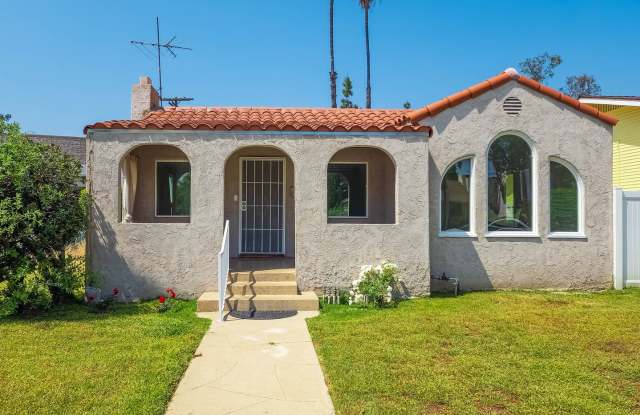 3 Bed + Bonus Room | New Stainless Appliances | Washer/Dryer | Private Yard | Central A/C photos photos