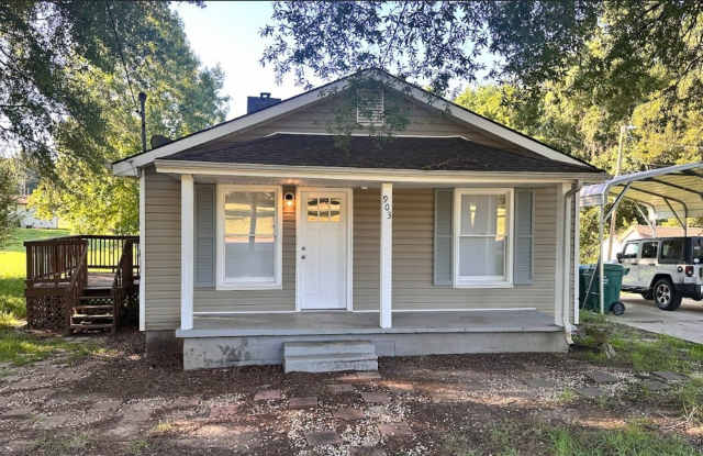 Modern Comfort Meets Nature — 2-Bed, 1-Bath Home with Outdoor Parking! Gallery 1