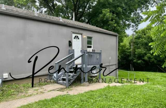 600 S CEDAR AVE photos photos