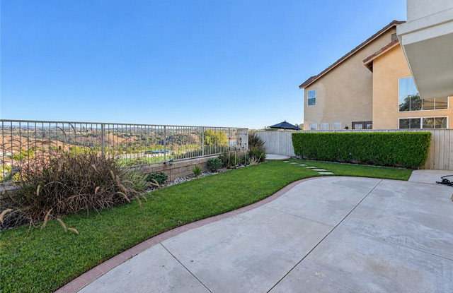 18 Lyon Ridge Gallery 3