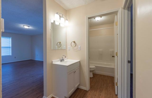 1321 North Frisco Avenue Gallery 4