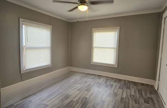 1 BED HOUSE! Rare, come see it today! photos photos