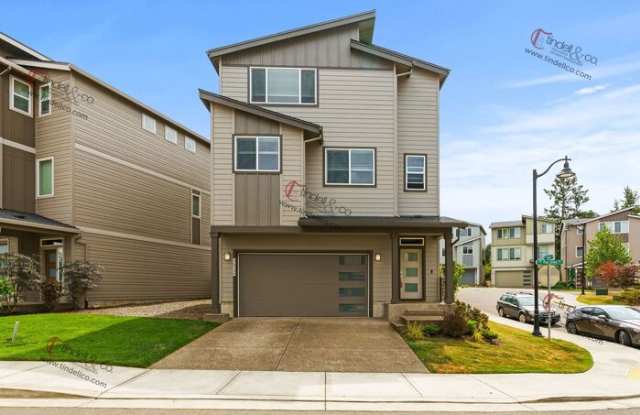 16924 Southeast Fox Glen Court - 16924 Southeast Fox Glen Court, Happy Valley, OR 97015
