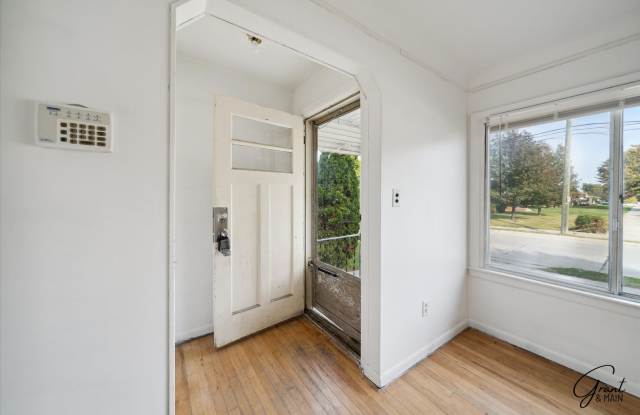 4 bedroom 2.5 bath $1600 Gallery 3