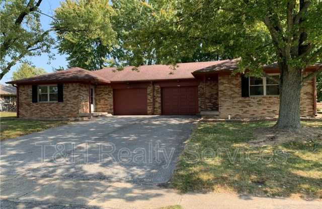 7649 Southfield Dr - 7649 Southfield Drive, Southport, IN 46227